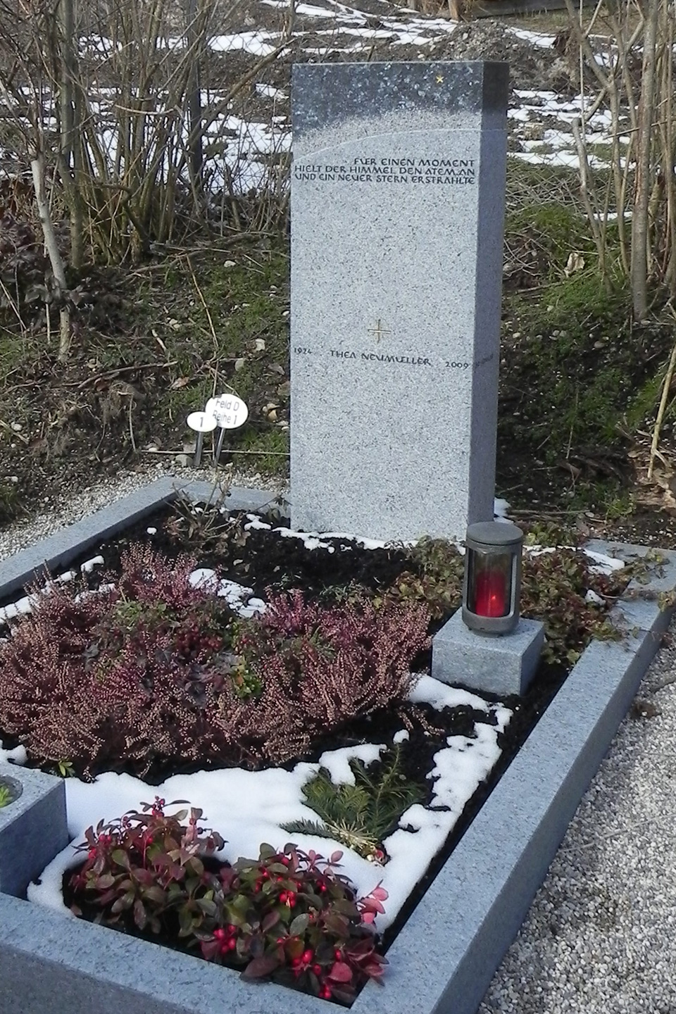 00_Grabmal Kleinhelfendorf_960x1440