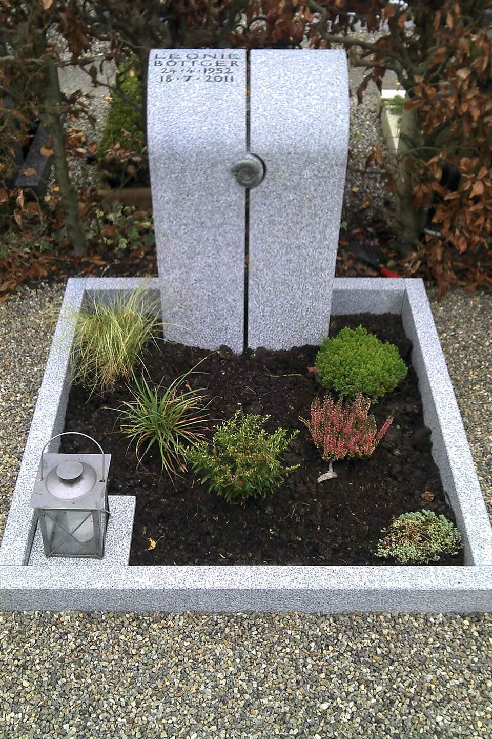00a_Grabmal Rosenheim_960x1440